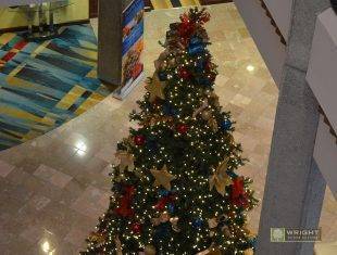 Commercial Interior Holiday Decorations 3